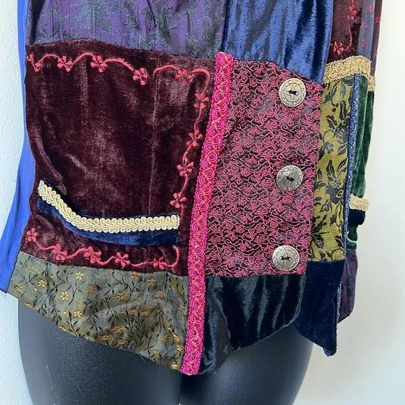 Vintage velvet embossed patchwork vest - Picture 3 of 16